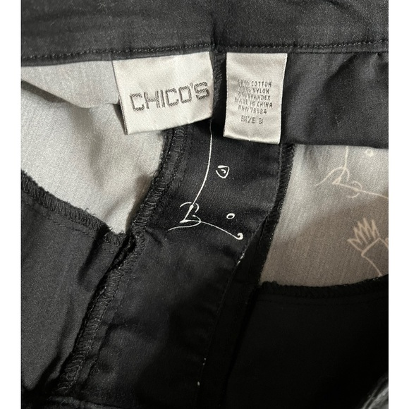 Chico's Bird & Frog Print Capri Pants  Size 3 Xl 16 Us Black/white, Zip Up, - Picture 8 of 16